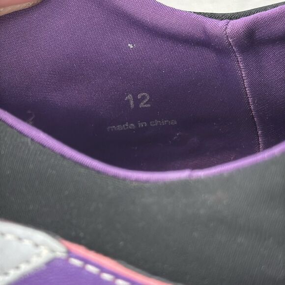 SIA Sneakers  - Picture 6 of 7